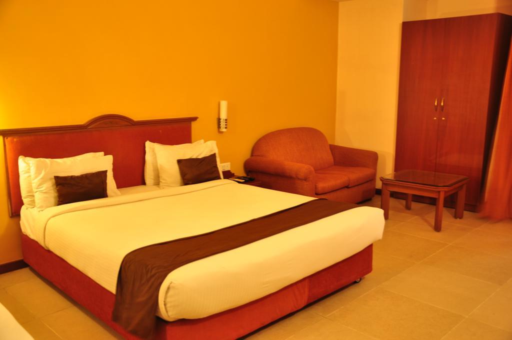 Hotel Casa Meridian Vanivilasa Puram Luaran gambar